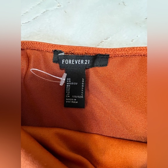 - Forever 21 - Picture 6 of 9